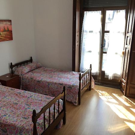 Pension Carretero กาเซเรส ภายนอก รูปภาพ