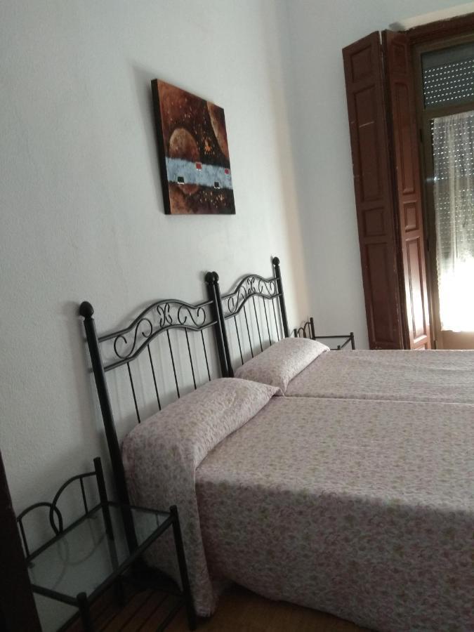 Pension Carretero กาเซเรส ภายนอก รูปภาพ
