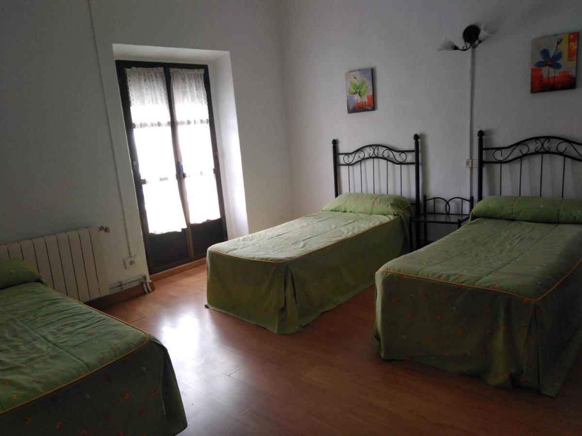 Pension Carretero กาเซเรส ภายนอก รูปภาพ