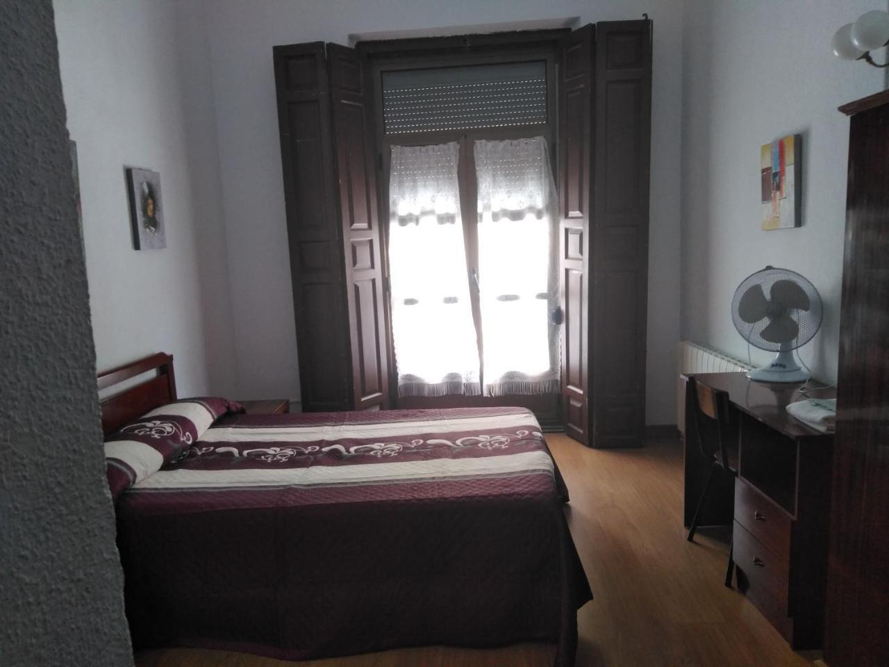 Pension Carretero กาเซเรส ภายนอก รูปภาพ