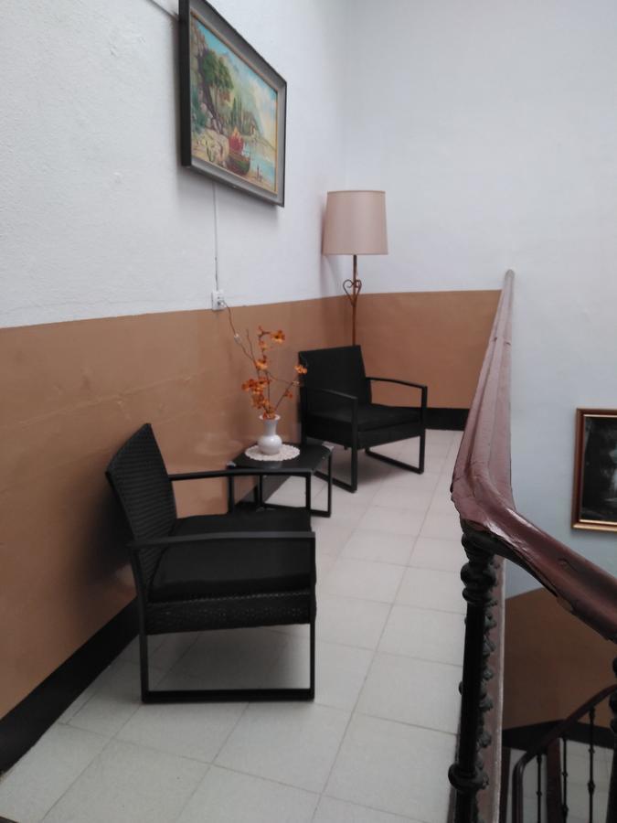 Pension Carretero กาเซเรส ภายนอก รูปภาพ
